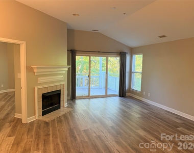 547 Southeast Drive - Photo Thumbnail 17
