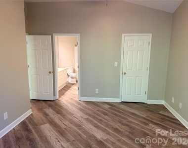 547 Southeast Drive - Photo Thumbnail 22