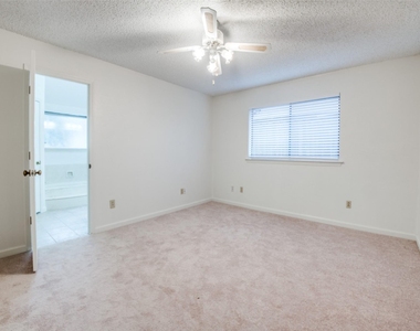 4525 Ringgold Lane - Photo Thumbnail 8