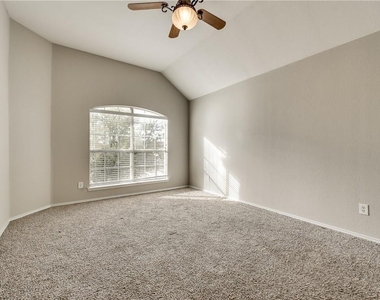409 Knoll Park Court - Photo Thumbnail 11