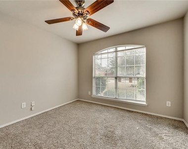409 Knoll Park Court - Photo Thumbnail 19