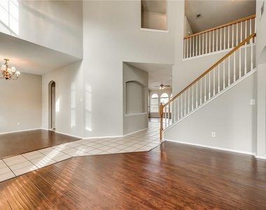 409 Knoll Park Court - Photo Thumbnail 5