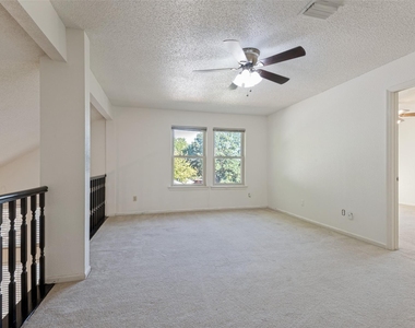 617 Valley Spring Drive - Photo Thumbnail 15