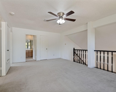 617 Valley Spring Drive - Photo Thumbnail 16
