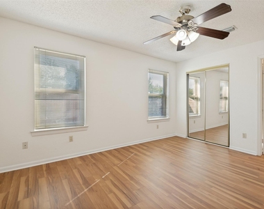 617 Valley Spring Drive - Photo Thumbnail 12