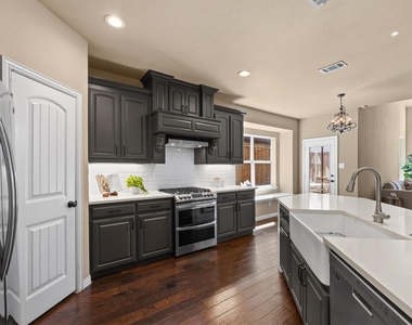 1111 Fossil Lake Drive - Photo Thumbnail 6