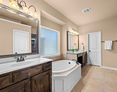 1111 Fossil Lake Drive - Photo Thumbnail 16