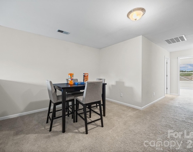979 Pennington Drive - Photo Thumbnail 27