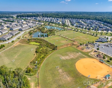 979 Pennington Drive - Photo Thumbnail 40