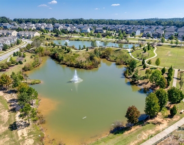 979 Pennington Drive - Photo Thumbnail 39