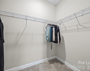 979 Pennington Drive - Photo Thumbnail 9