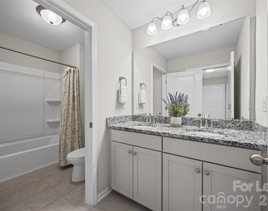 979 Pennington Drive - Photo Thumbnail 23