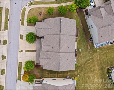 979 Pennington Drive - Photo Thumbnail 31