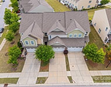 979 Pennington Drive - Photo Thumbnail 33