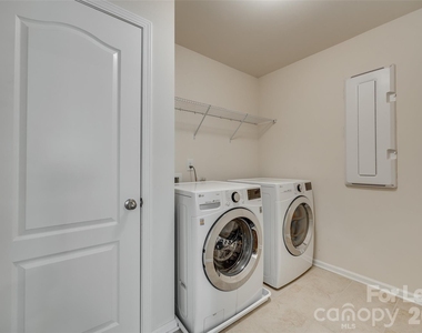 910 Ashton Oak Court - Photo Thumbnail 43