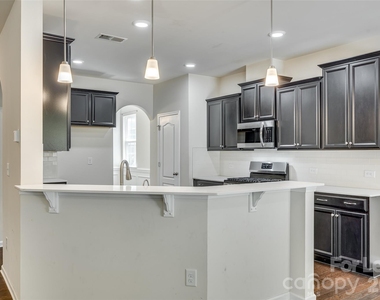 910 Ashton Oak Court - Photo Thumbnail 11