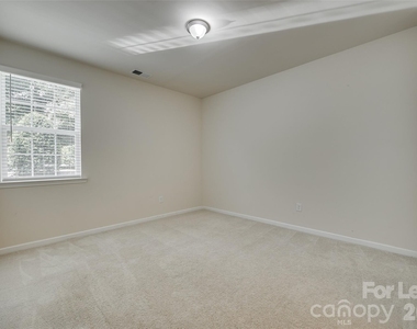 910 Ashton Oak Court - Photo Thumbnail 20