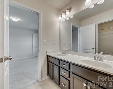 910 Ashton Oak Court - Photo Thumbnail 37