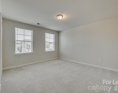 910 Ashton Oak Court - Photo Thumbnail 34
