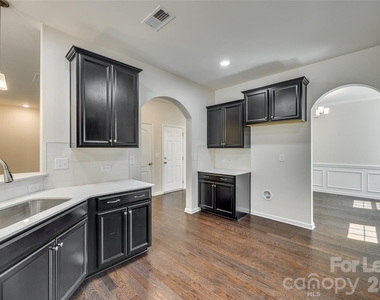 910 Ashton Oak Court - Photo Thumbnail 14