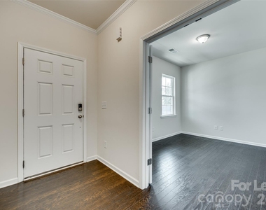 910 Ashton Oak Court - Photo Thumbnail 2