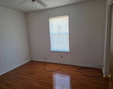 136 Richard Lane - Photo Thumbnail 6