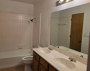 136 Richard Lane - Photo Thumbnail 12