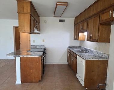 136 Richard Lane - Photo Thumbnail 2