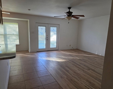 136 Richard Lane - Photo Thumbnail 17