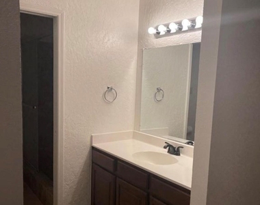 346 W Harwood - Photo Thumbnail 3