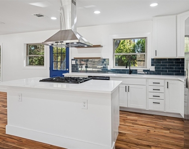 9946 Kilarney Drive - Photo Thumbnail 10