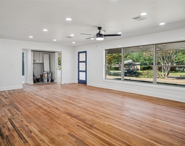 9946 Kilarney Drive - Photo Thumbnail 7