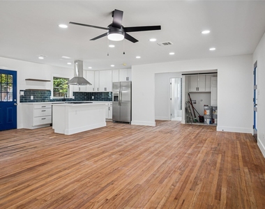 9946 Kilarney Drive - Photo Thumbnail 6