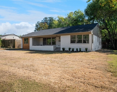 9946 Kilarney Drive - Photo Thumbnail 1