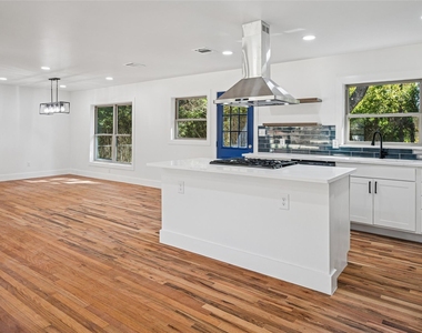 9946 Kilarney Drive - Photo Thumbnail 11