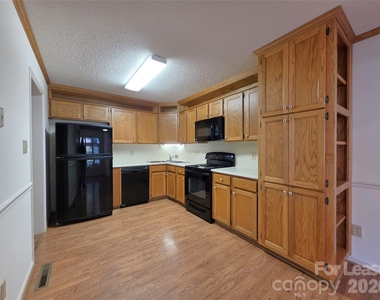 628 Breckenridge Road - Photo Thumbnail 3
