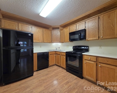628 Breckenridge Road - Photo Thumbnail 4