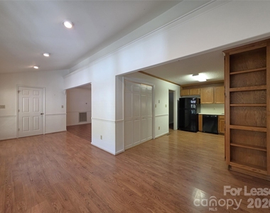 628 Breckenridge Road - Photo Thumbnail 7