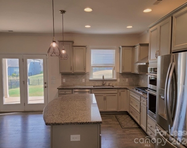 10429 Honeyfur Court - Photo Thumbnail 5