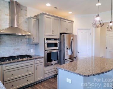 10429 Honeyfur Court - Photo Thumbnail 6