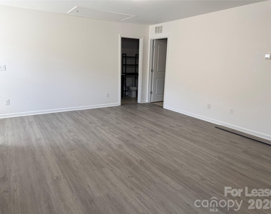7106 Thornrose Drive - Photo Thumbnail 17