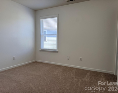 7106 Thornrose Drive - Photo Thumbnail 15