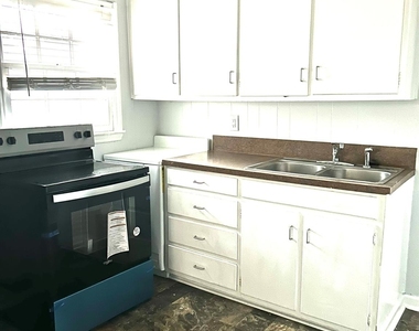 815 W Mauney Avenue - Photo Thumbnail 3