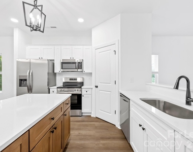 354 W Moore Avenue - Photo Thumbnail 2