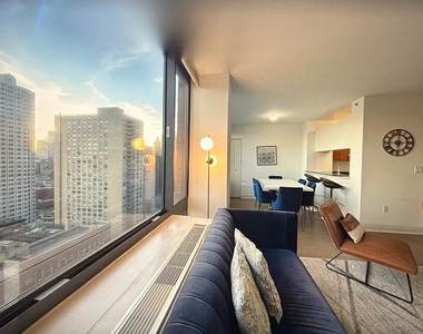 222 East 34th Street - Photo Thumbnail 4