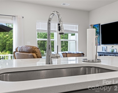 515 Tayberry Lane - Photo Thumbnail 6