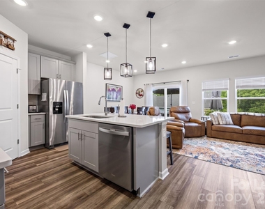 515 Tayberry Lane - Photo Thumbnail 3