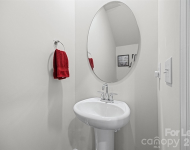 515 Tayberry Lane - Photo Thumbnail 12