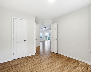 7004 Paddle Wheel Lane - Photo Thumbnail 19