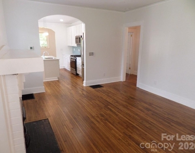 421 Rensselaer Avenue - Photo Thumbnail 4